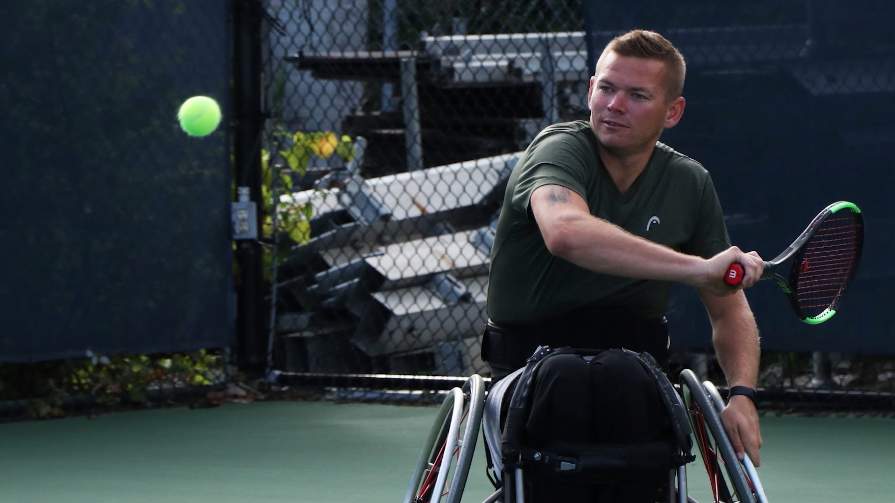 wheelchair tennis athlete